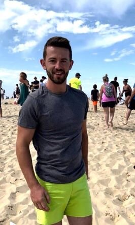 Théo à la plage.jpg