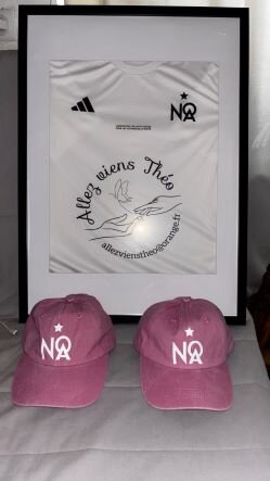 Tshirt Noa + 2 casquettes.jpg