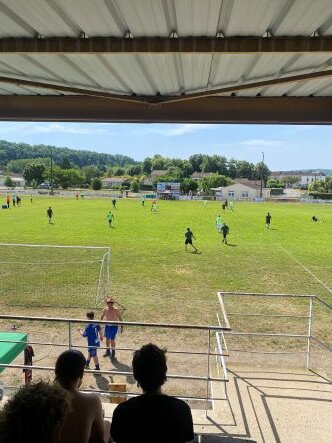 Équipe sur le terrain Tournoi Noa.jpg